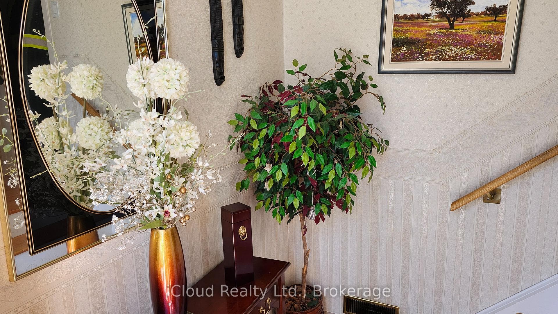 214 Fairglen Avenue photo 4