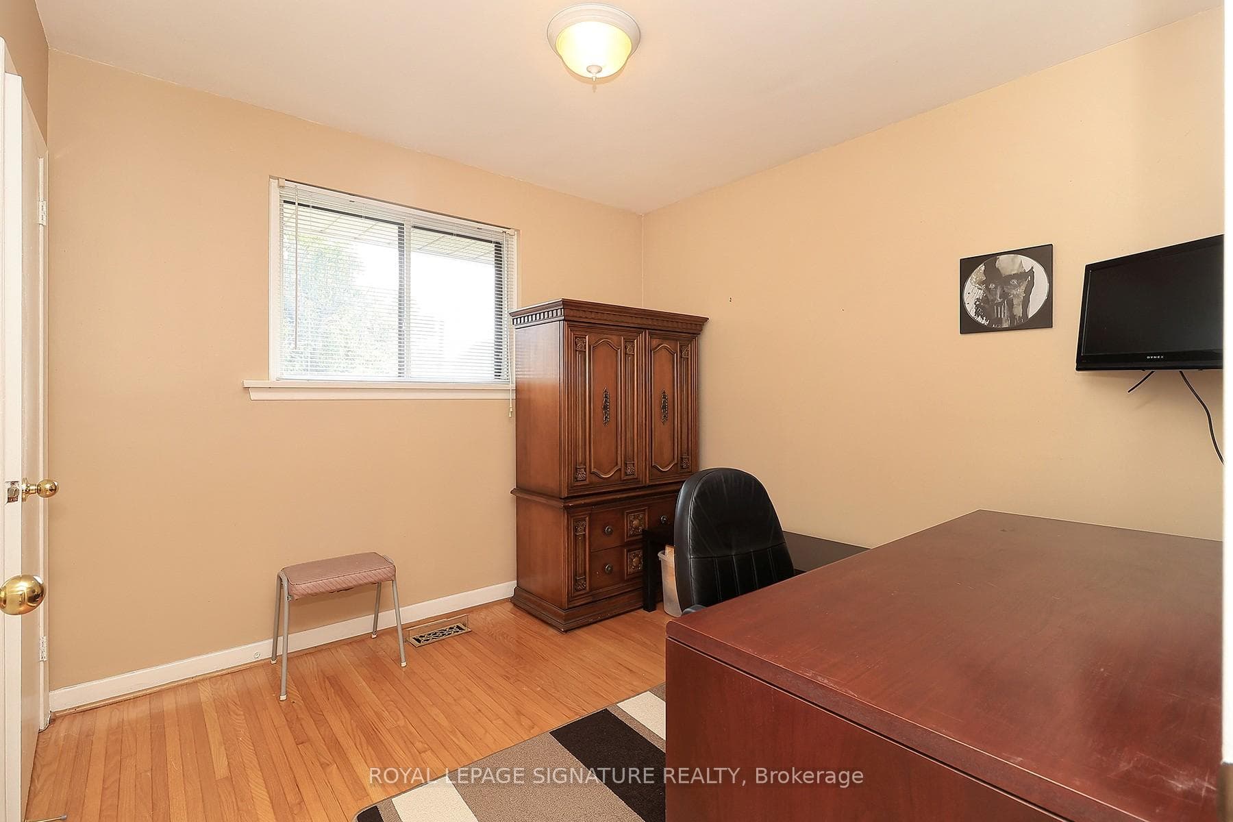 989 Midland Avenue photo 17