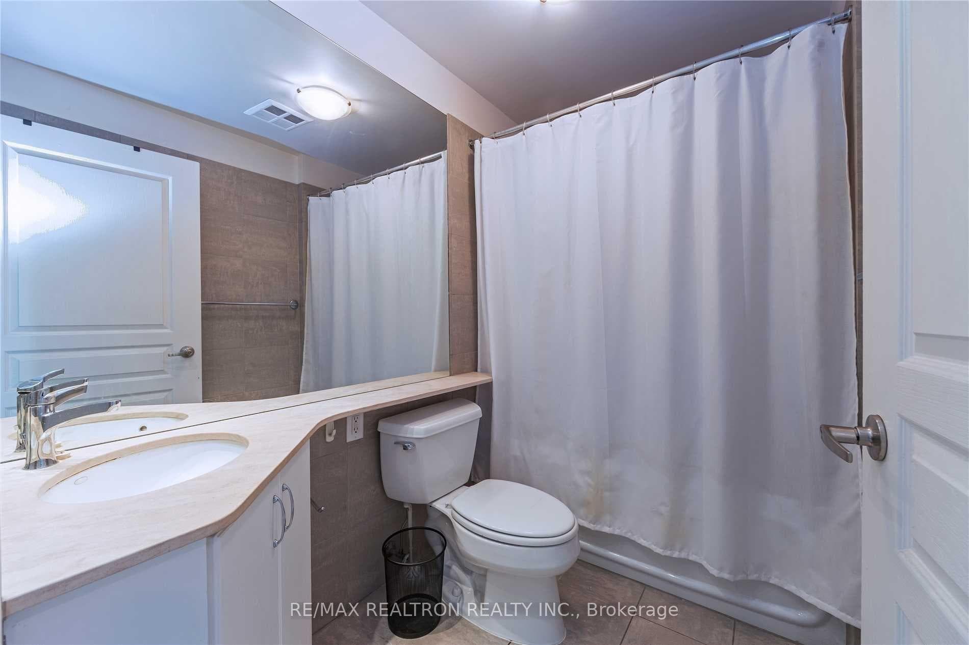 1121 Bay Street Unit 1005 photo 15