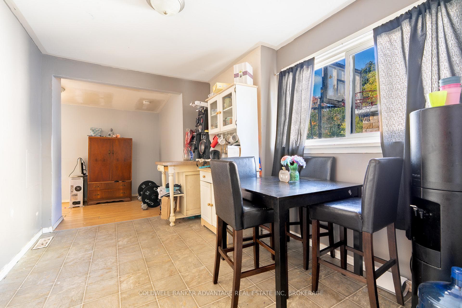 4674 Ryerson Crescent photo 9