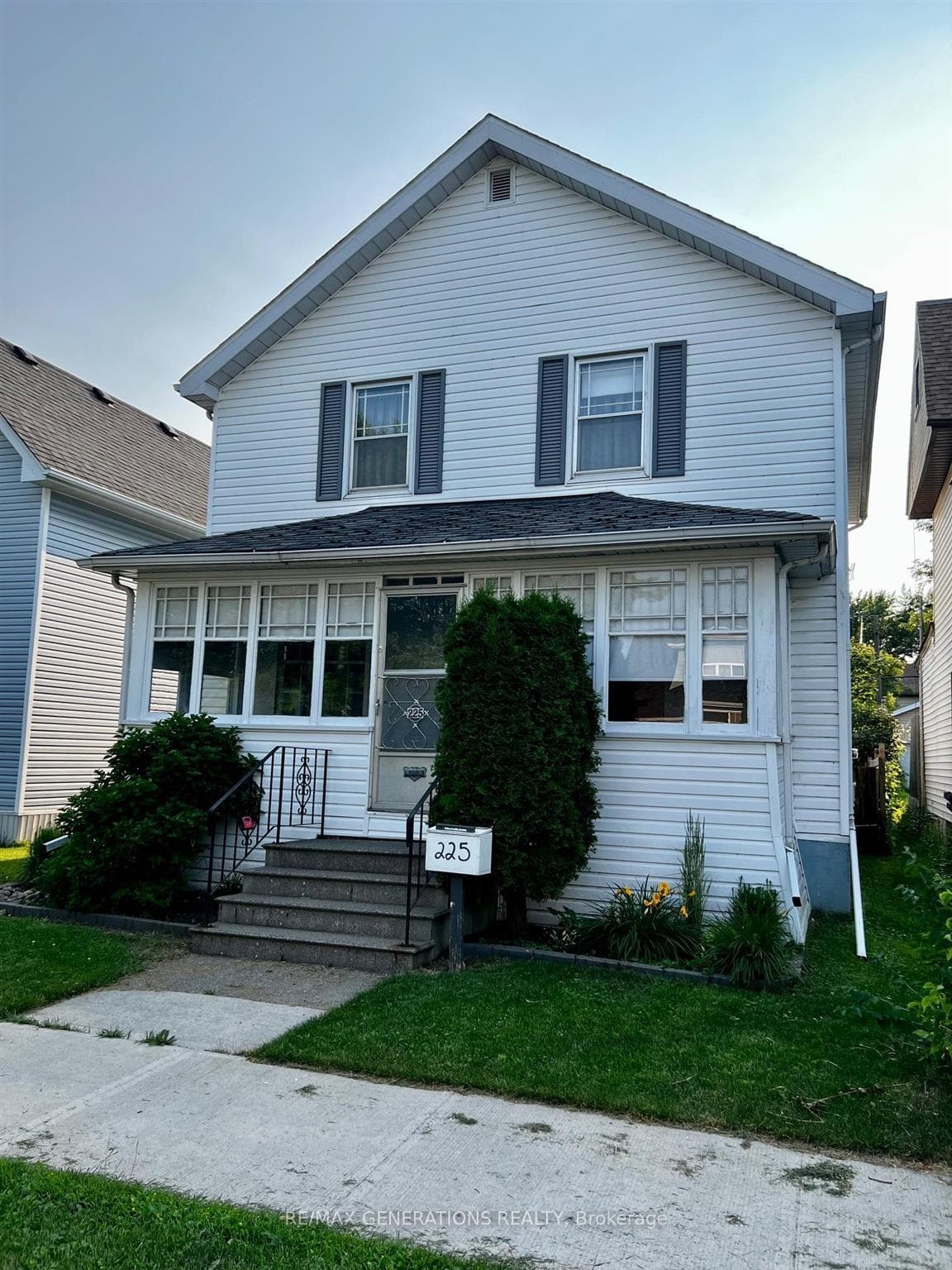 225 Norah Street photo 2
