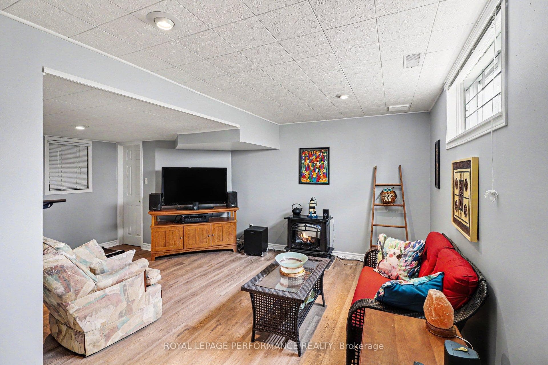 1702 Jobin Crescent photo 27