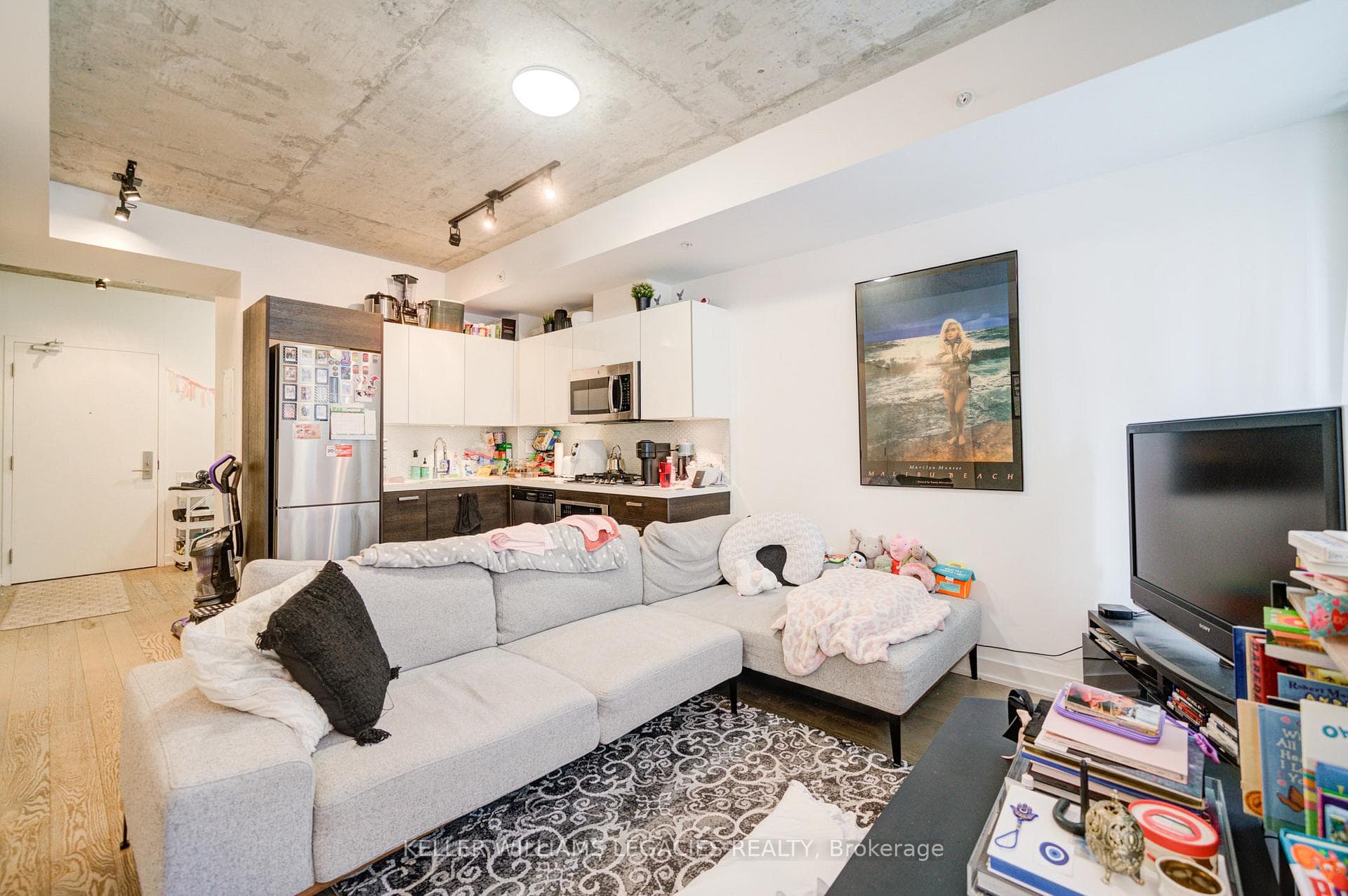 39 Brant Street Unit 420 photo 13