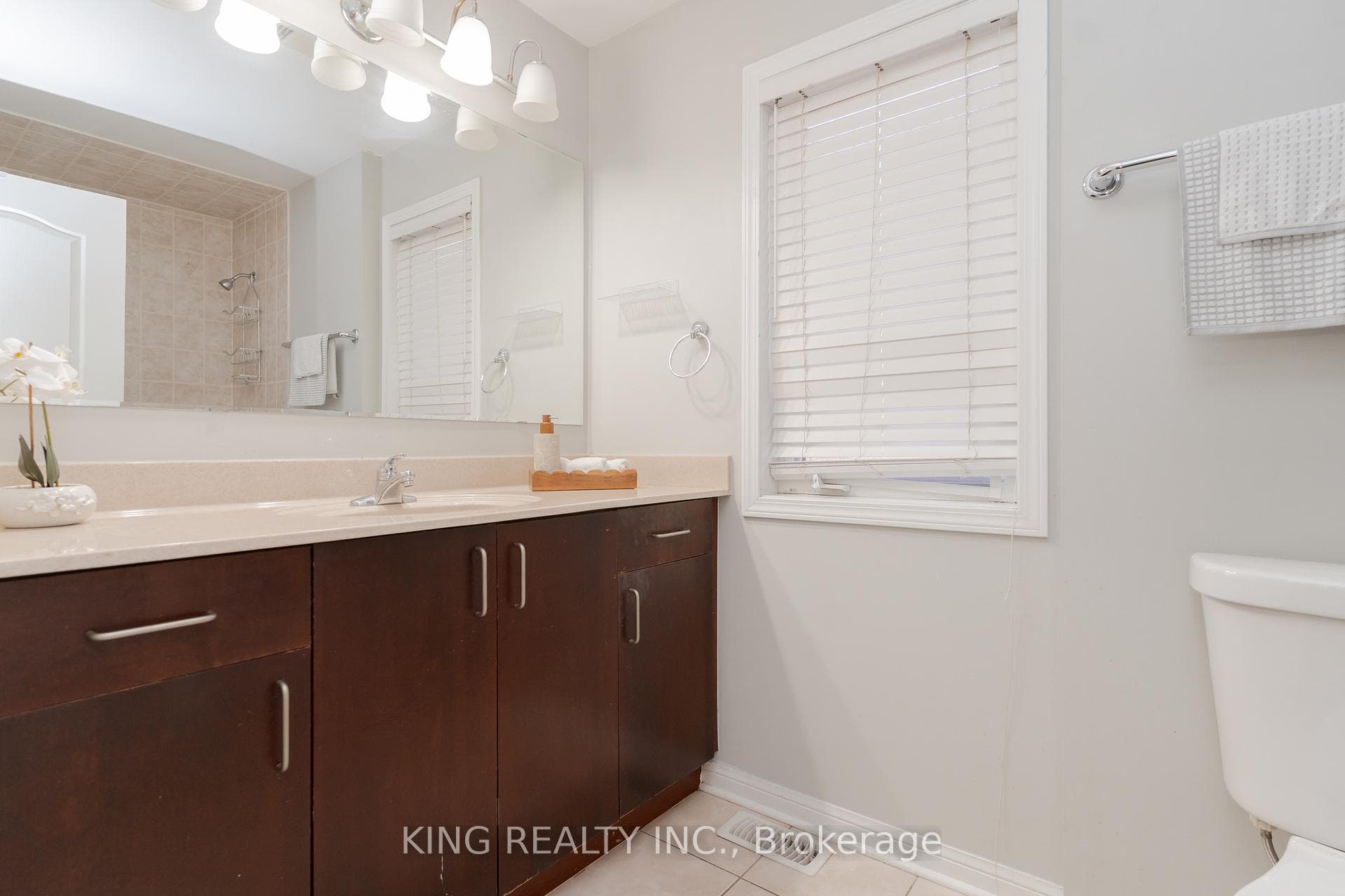 54 COACHLIGHT Crescent photo 28