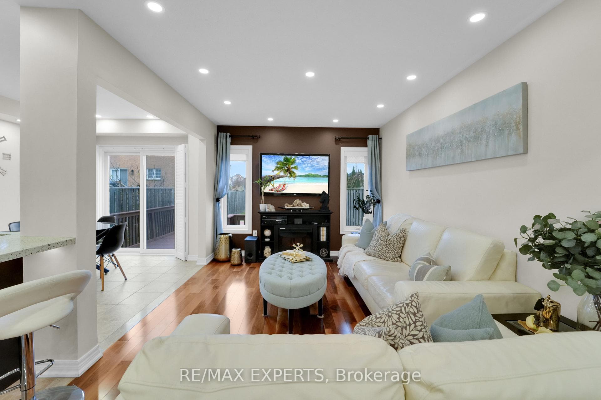 41 Crestbank Court photo 9