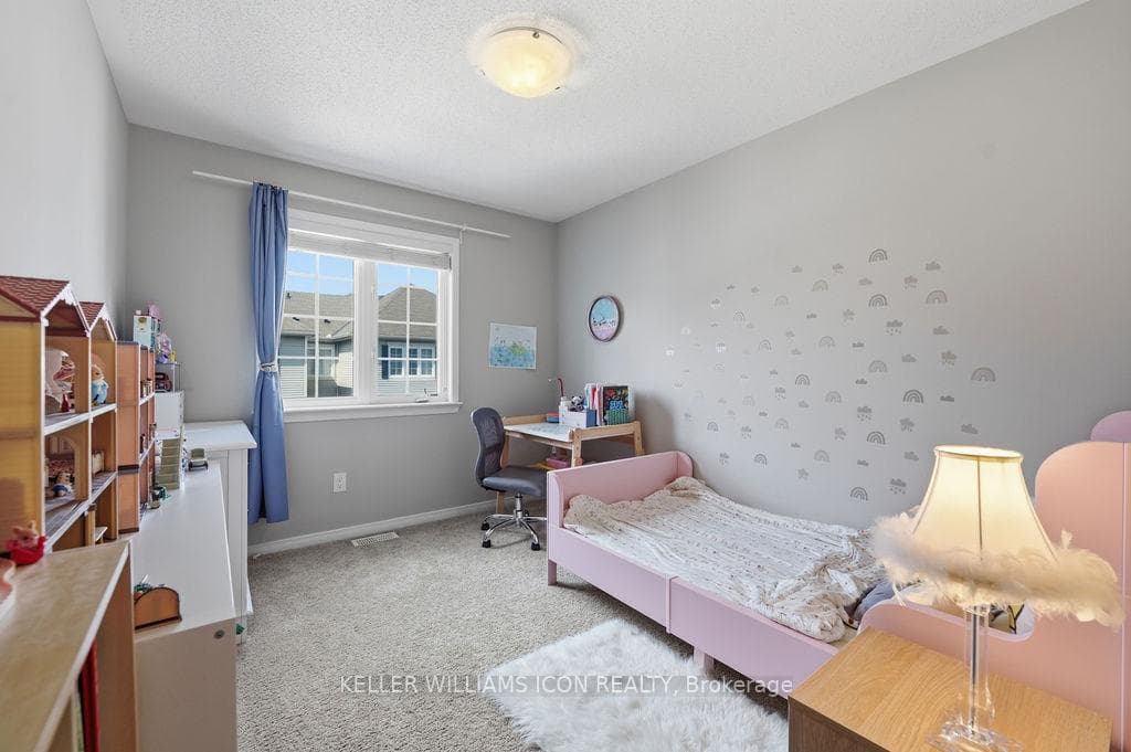 493 Ashbourne Crescent photo 27