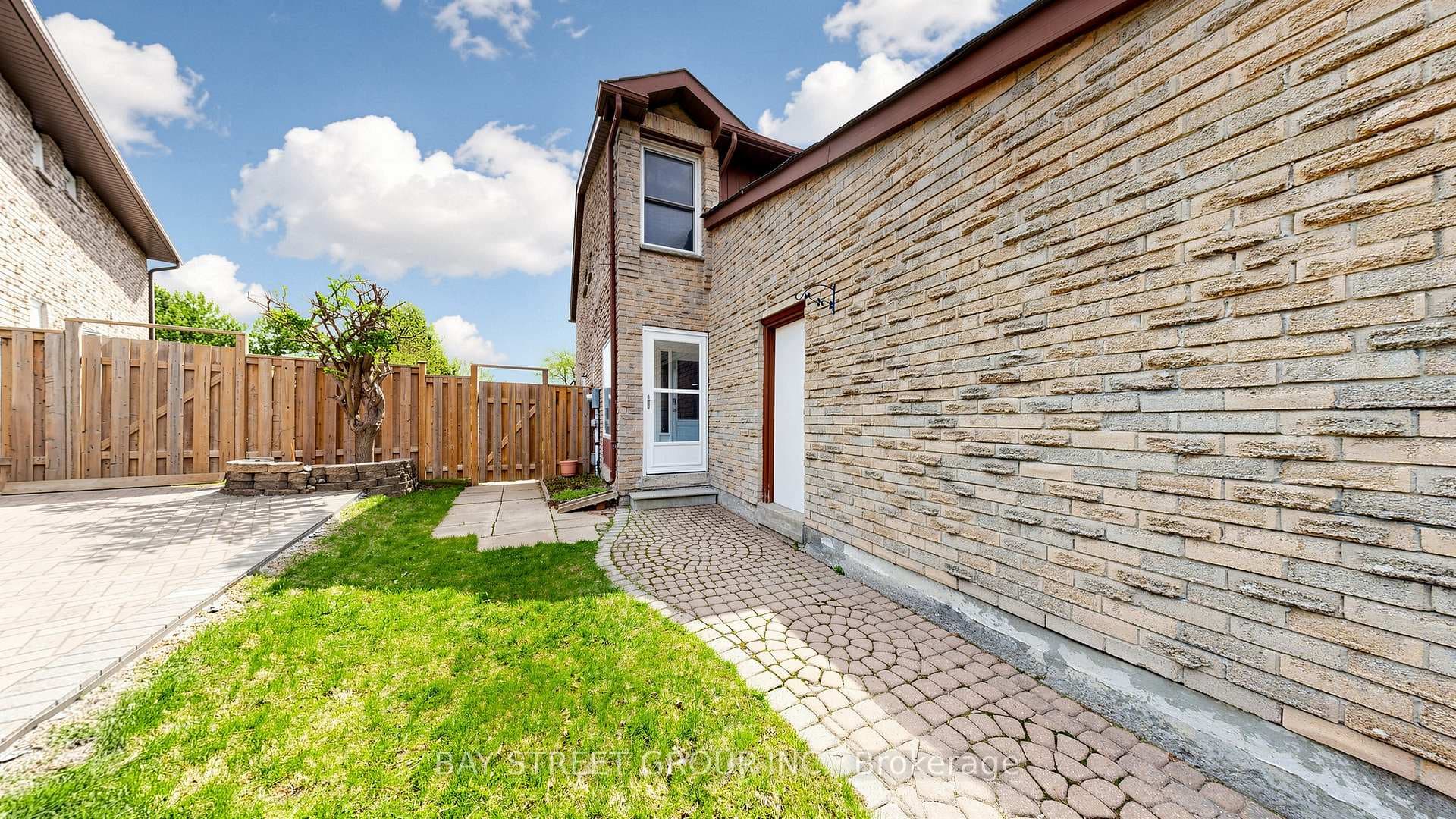 57 Longmeadow Crescent photo 3