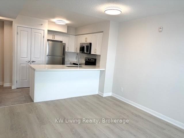 75 Norman Bethune Avenue Unit 604 photo 7