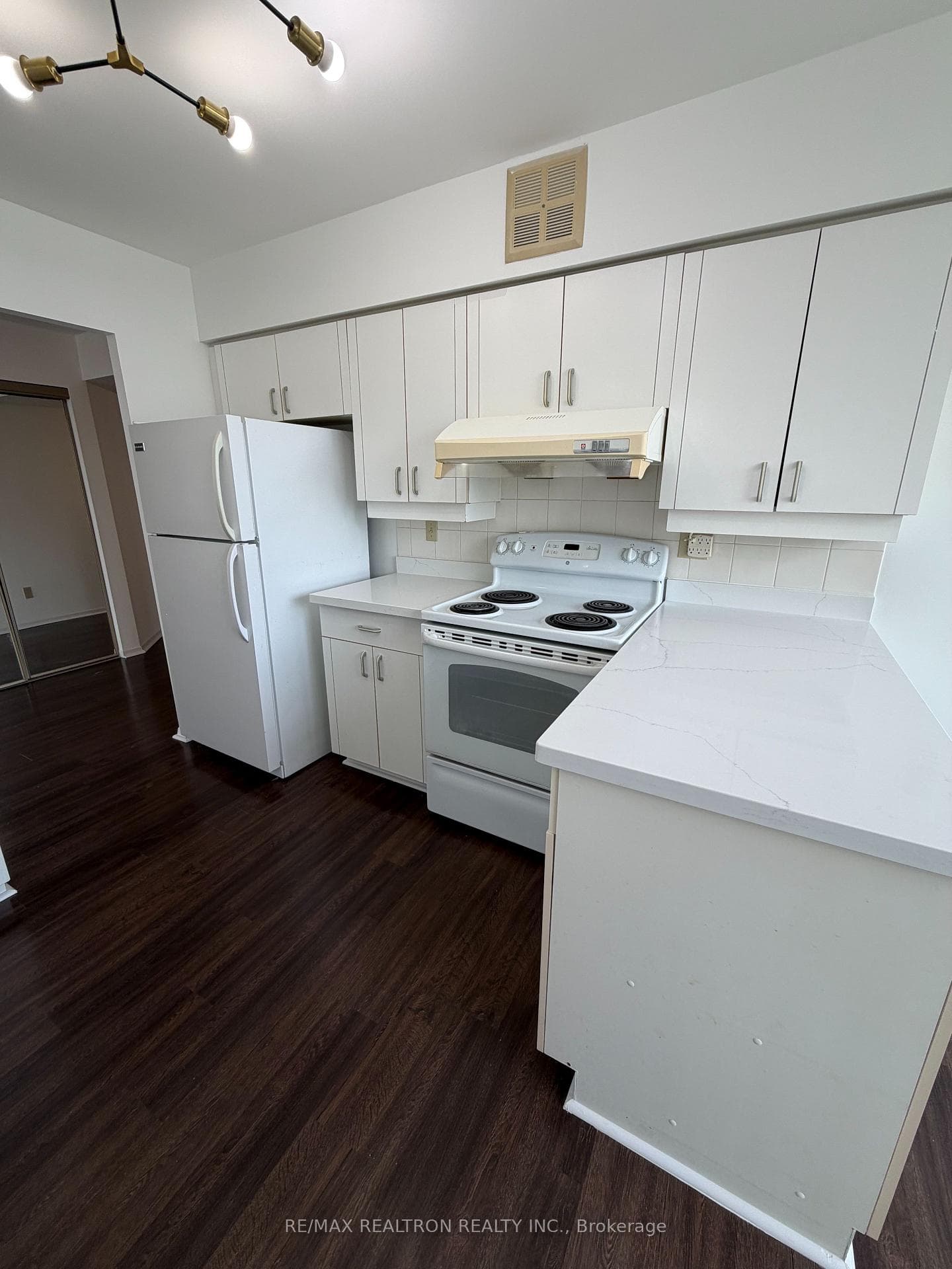 175 Bamburgh Circle Unit 1609 photo 4