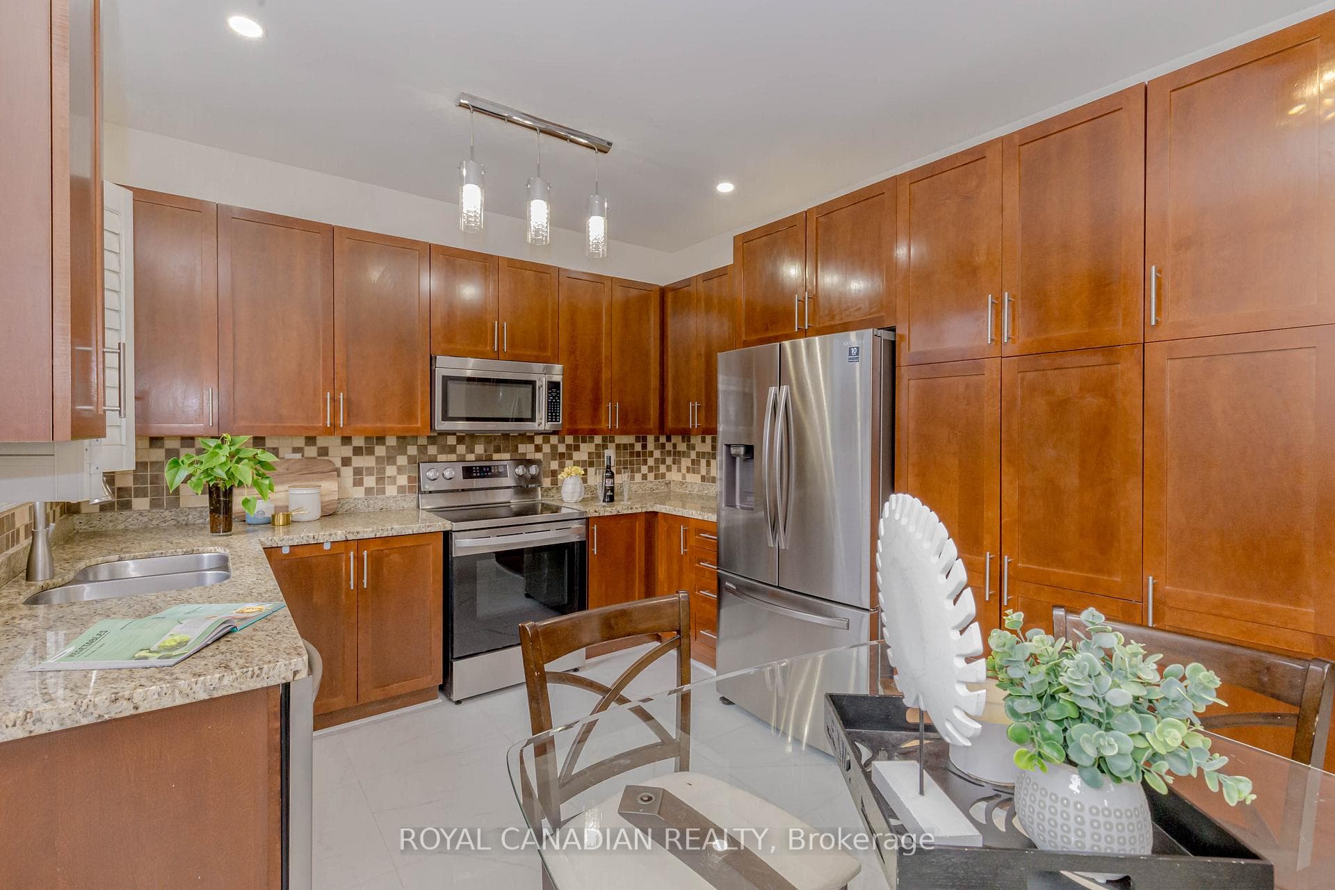 3161 Scotscraig Crescent photo 13