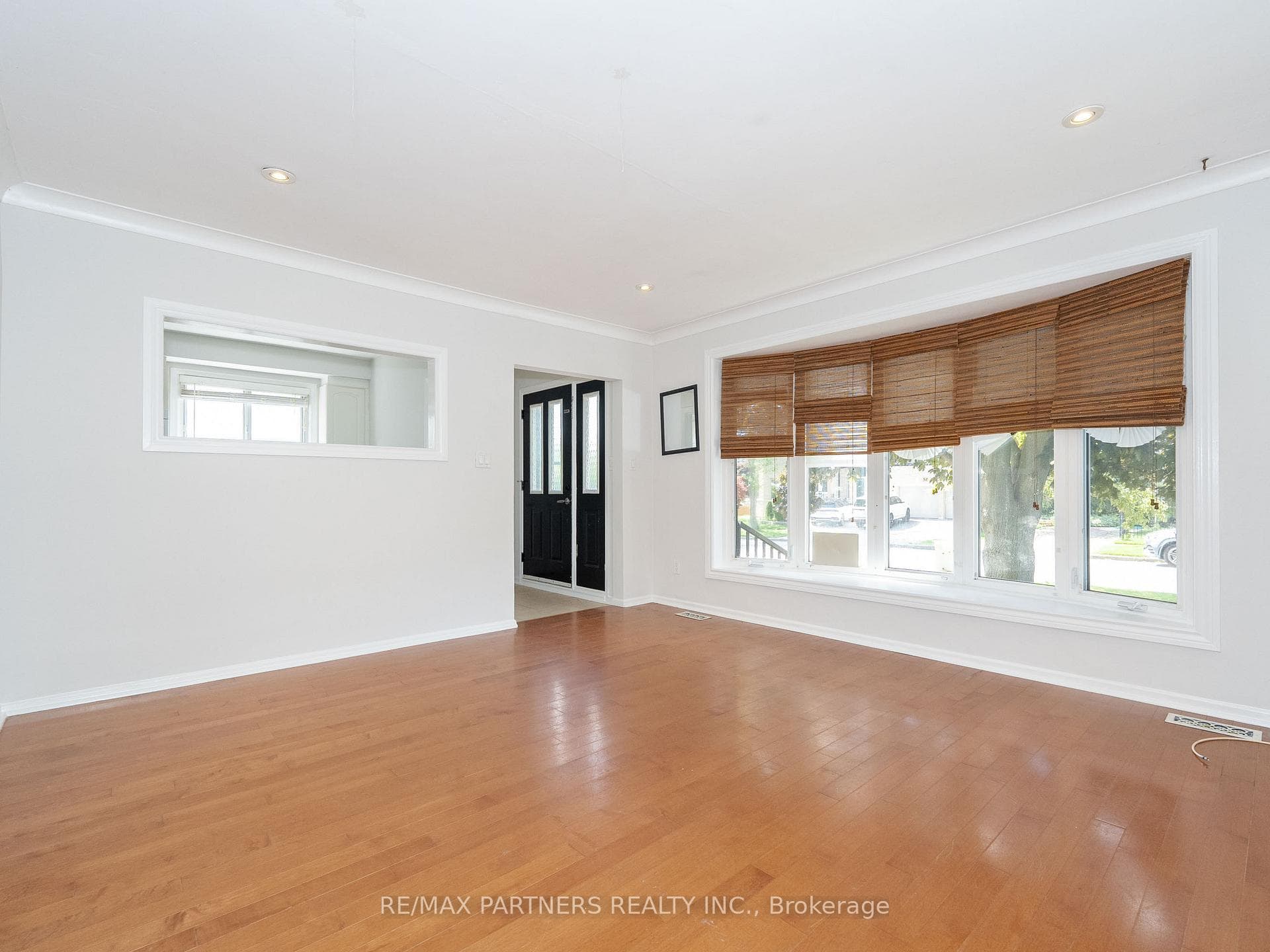 61 Mossbank Drive photo 12