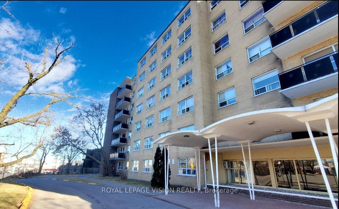 1765 Lawrence Avenue Unit 311 photo 2