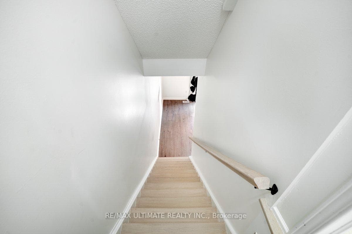 435 English Rose Lane Unit 17 photo 24