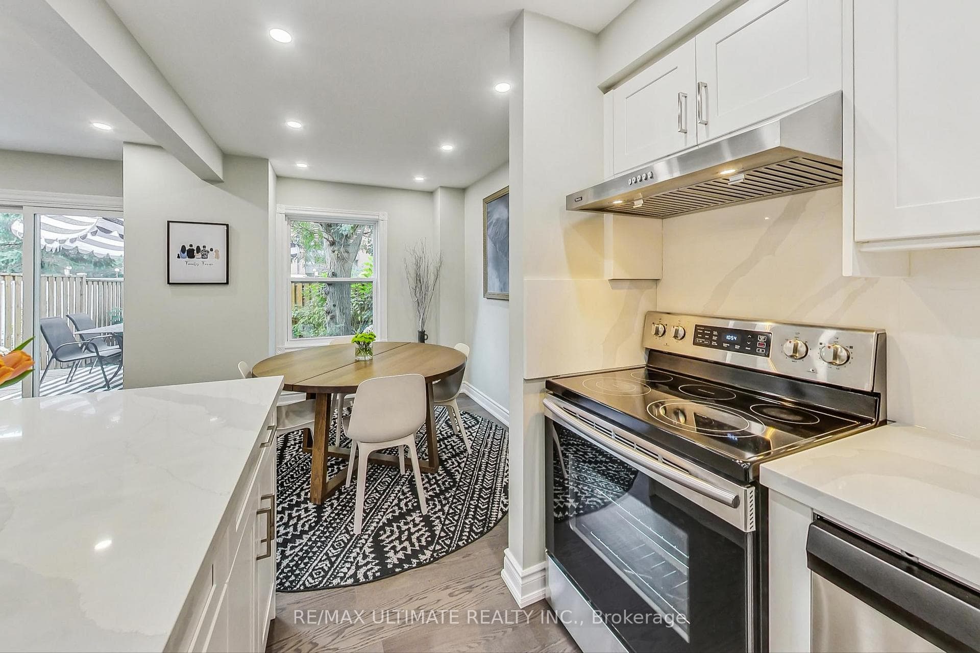 8 Markburn Court photo 6
