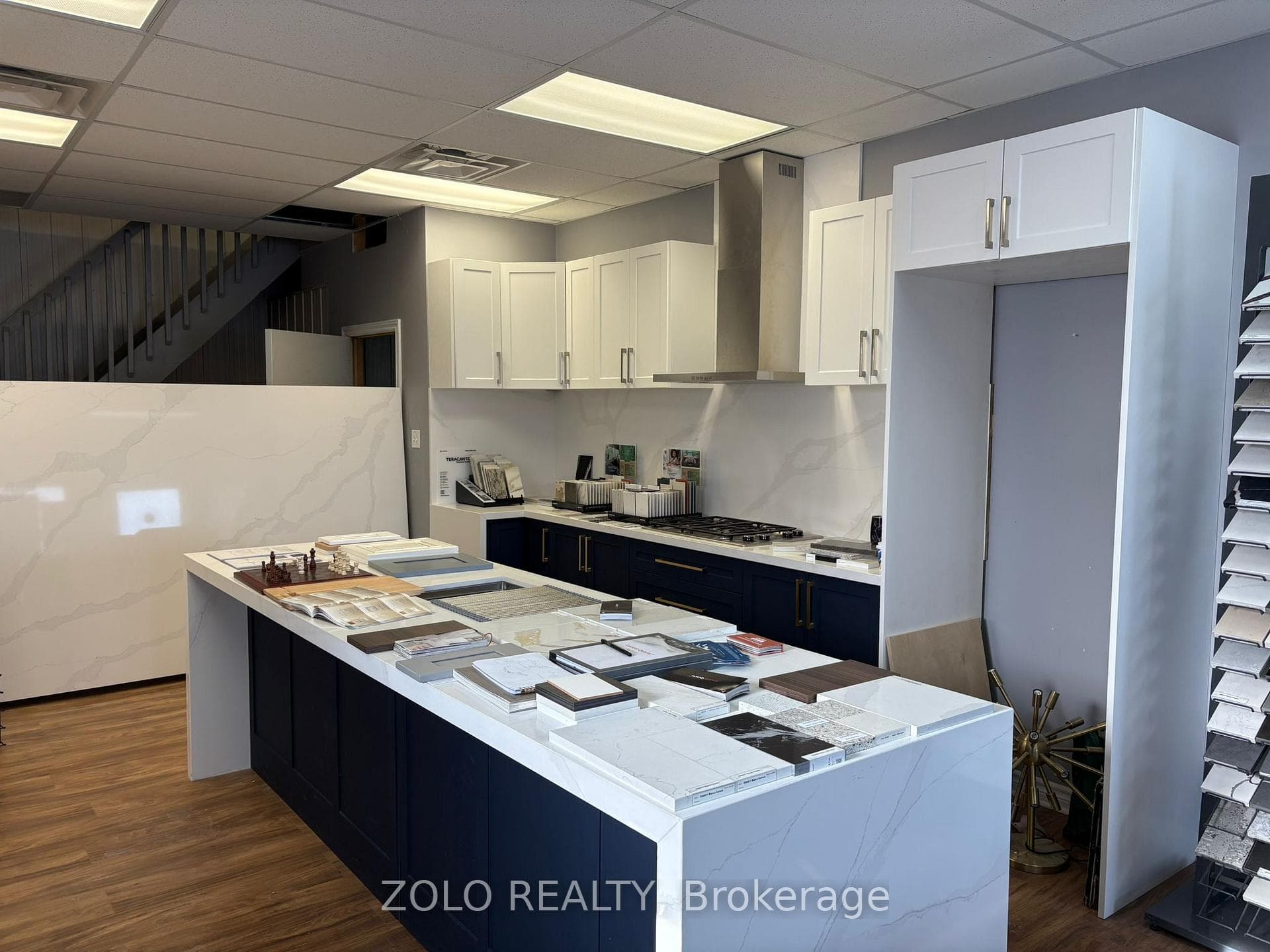 5509 Canotek Road Unit 7 photo 6