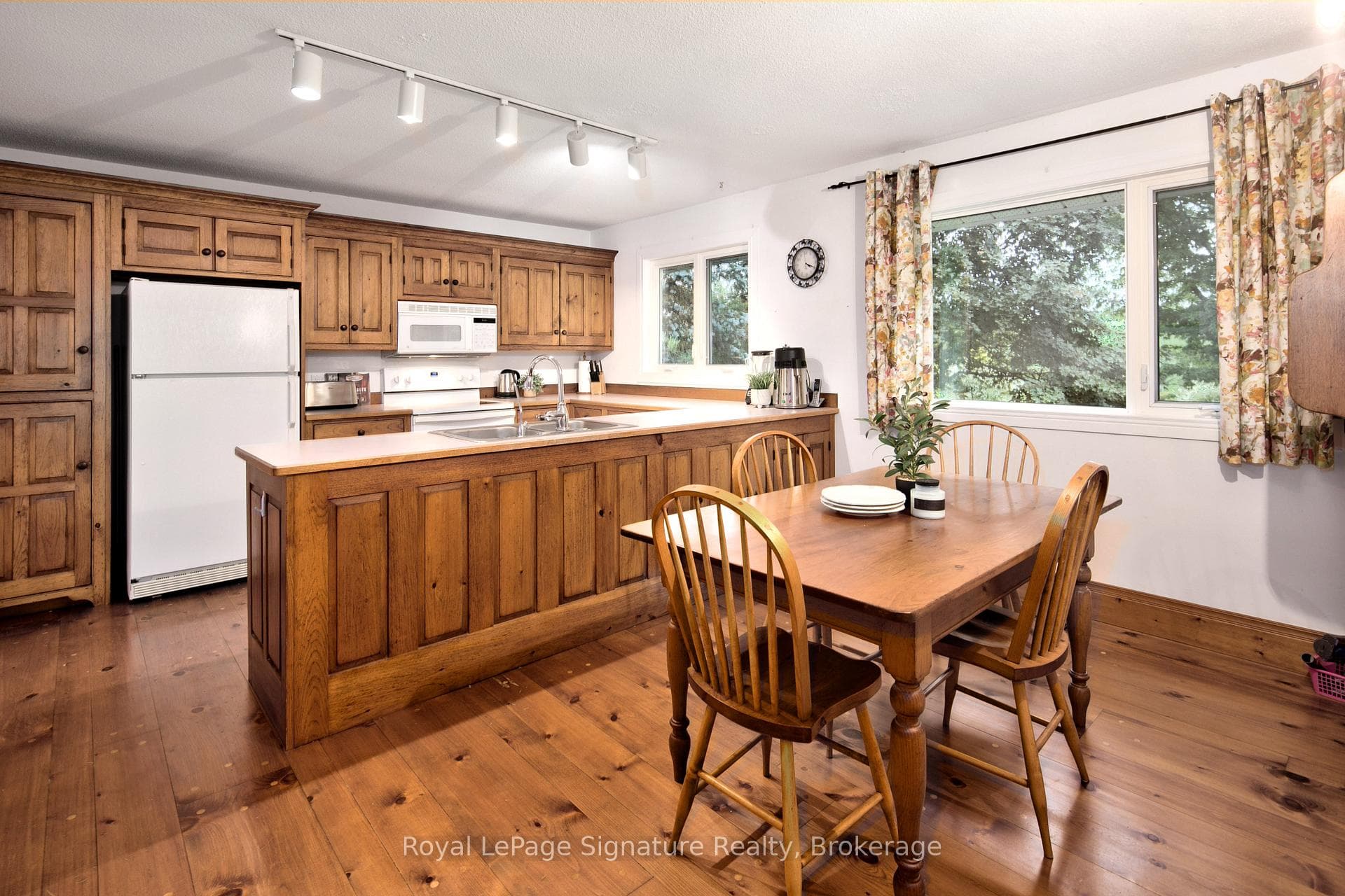 194700 Grey Road 13 Road photo 11