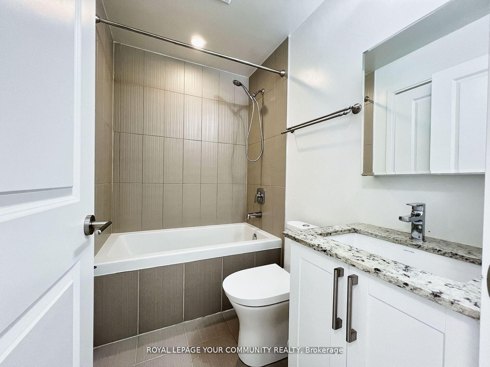 9608 Yonge Street Unit 1202A photo 6