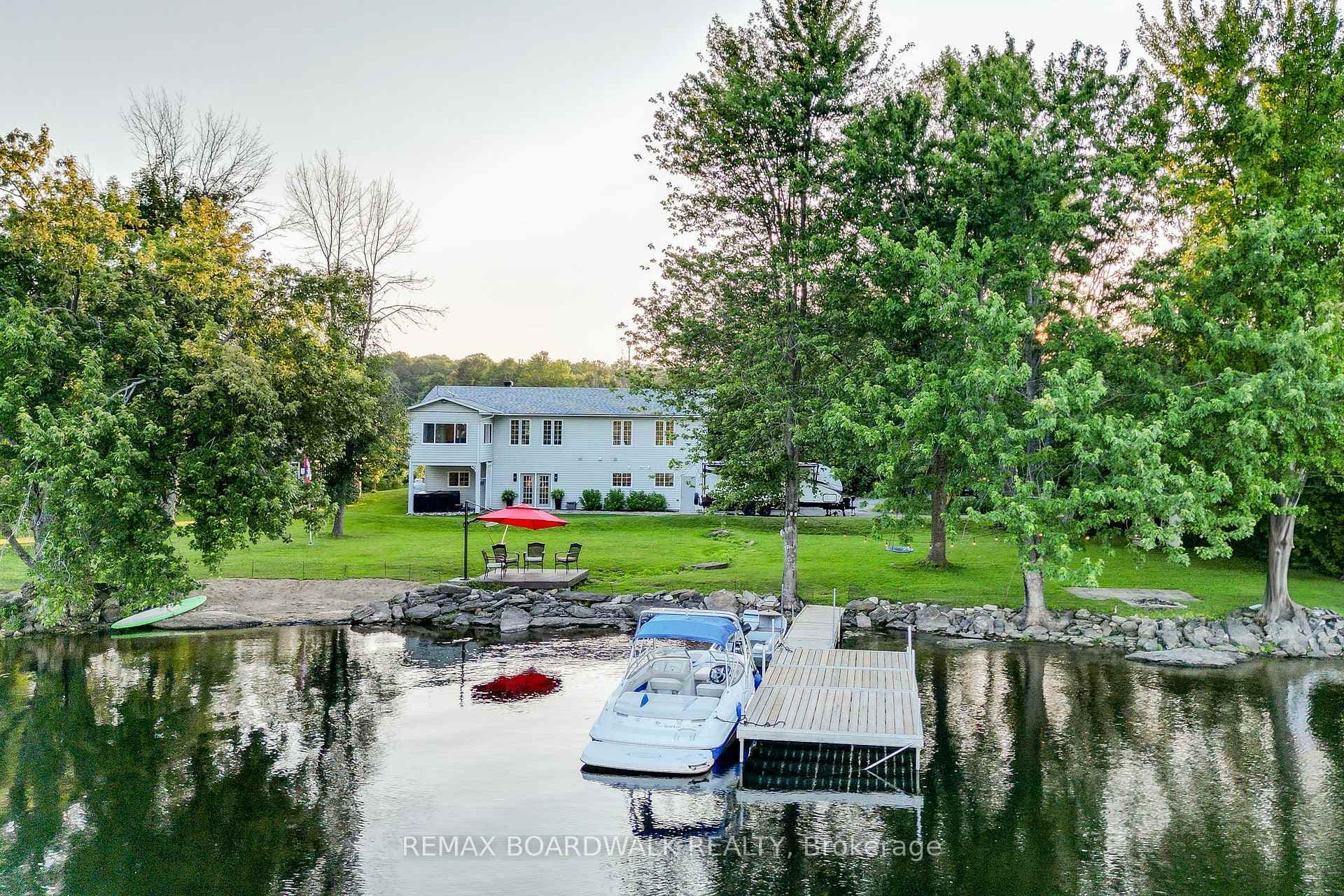 100 Mcculloughs Landing photo 1