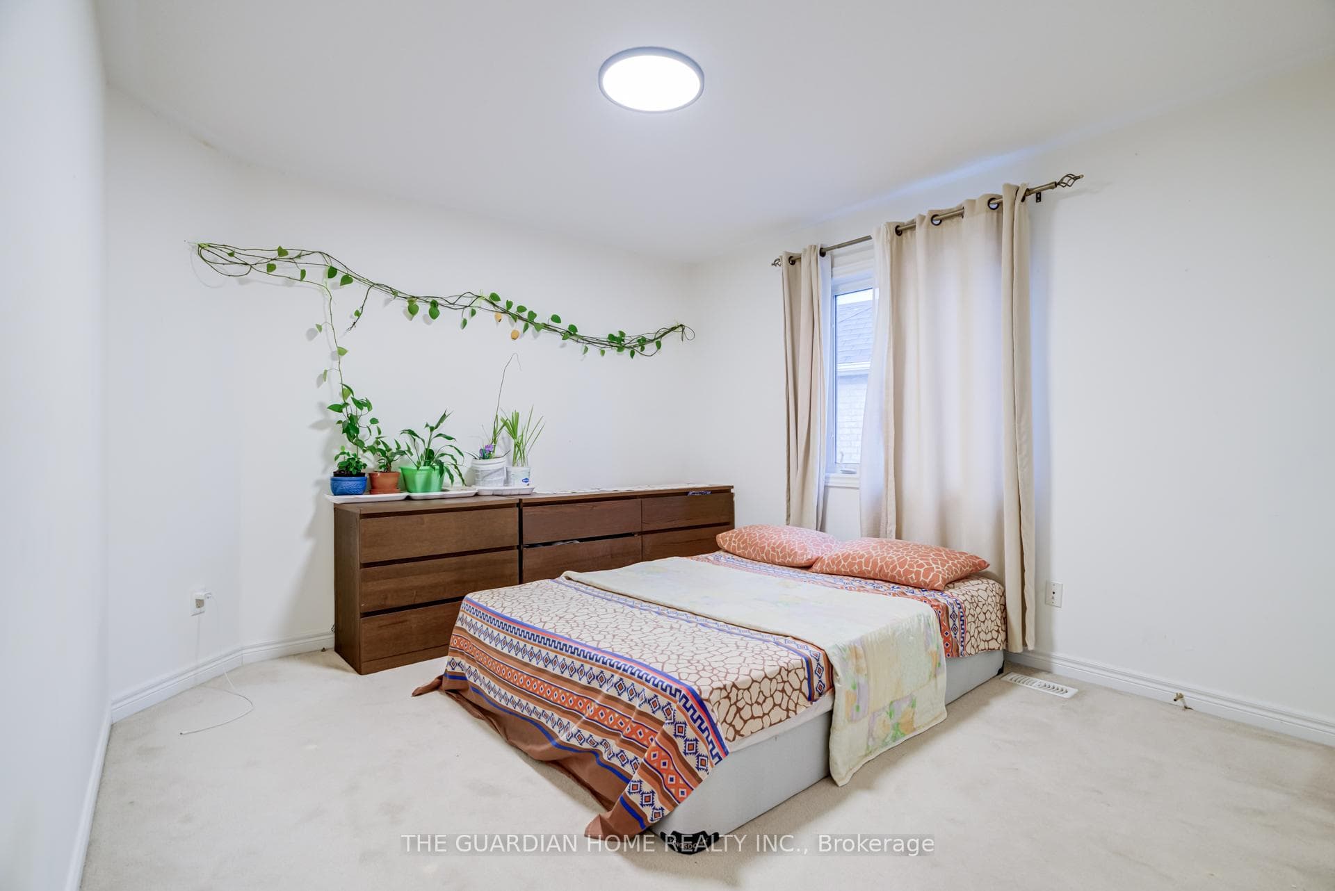 1214 Harlstone Crescent photo 40