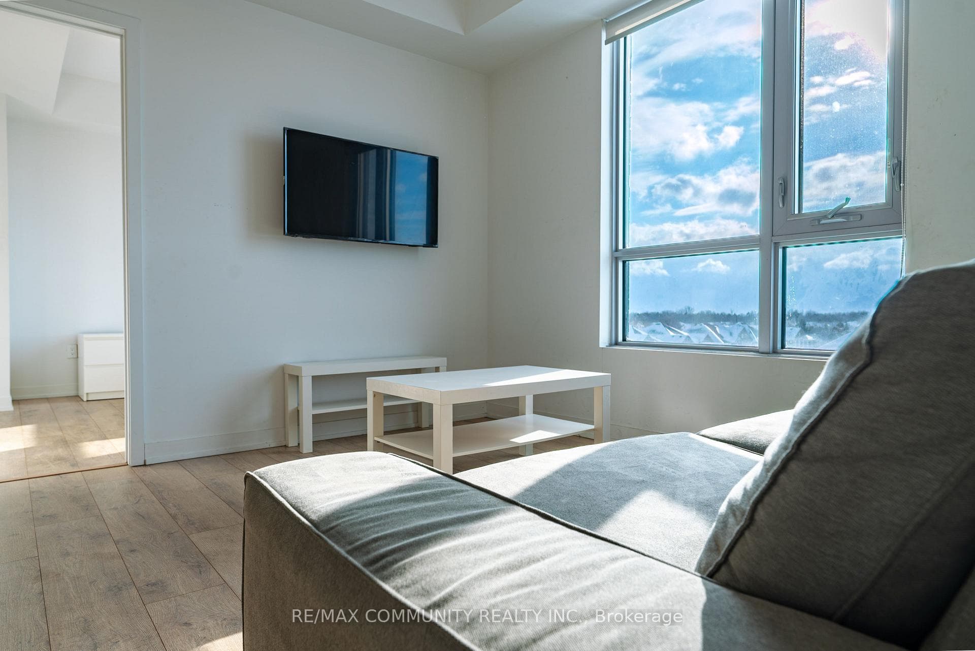 1800 Simcoe Street Unit 417 photo 12