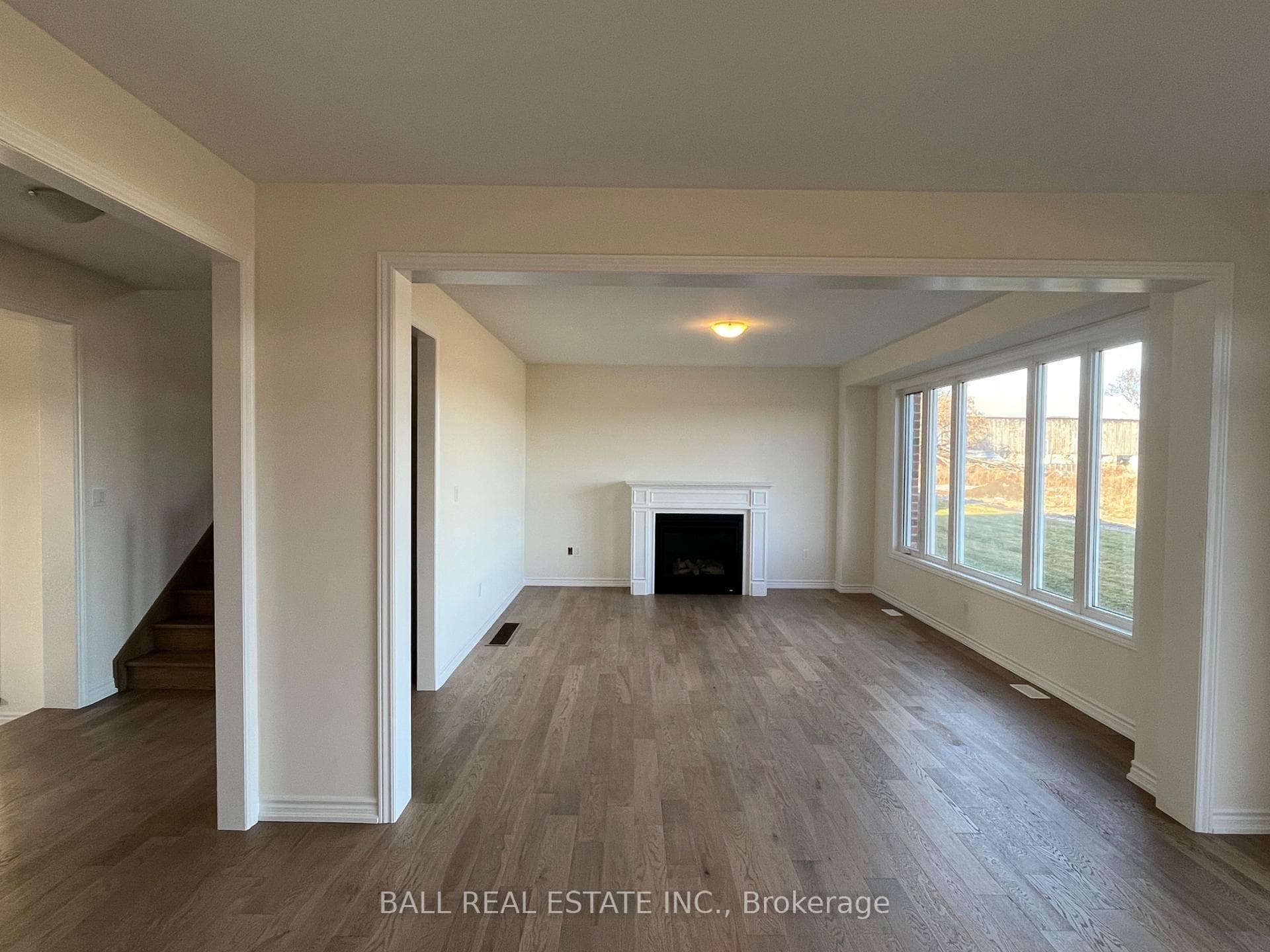104 Golden Meadows Drive Unit 33 photo 5
