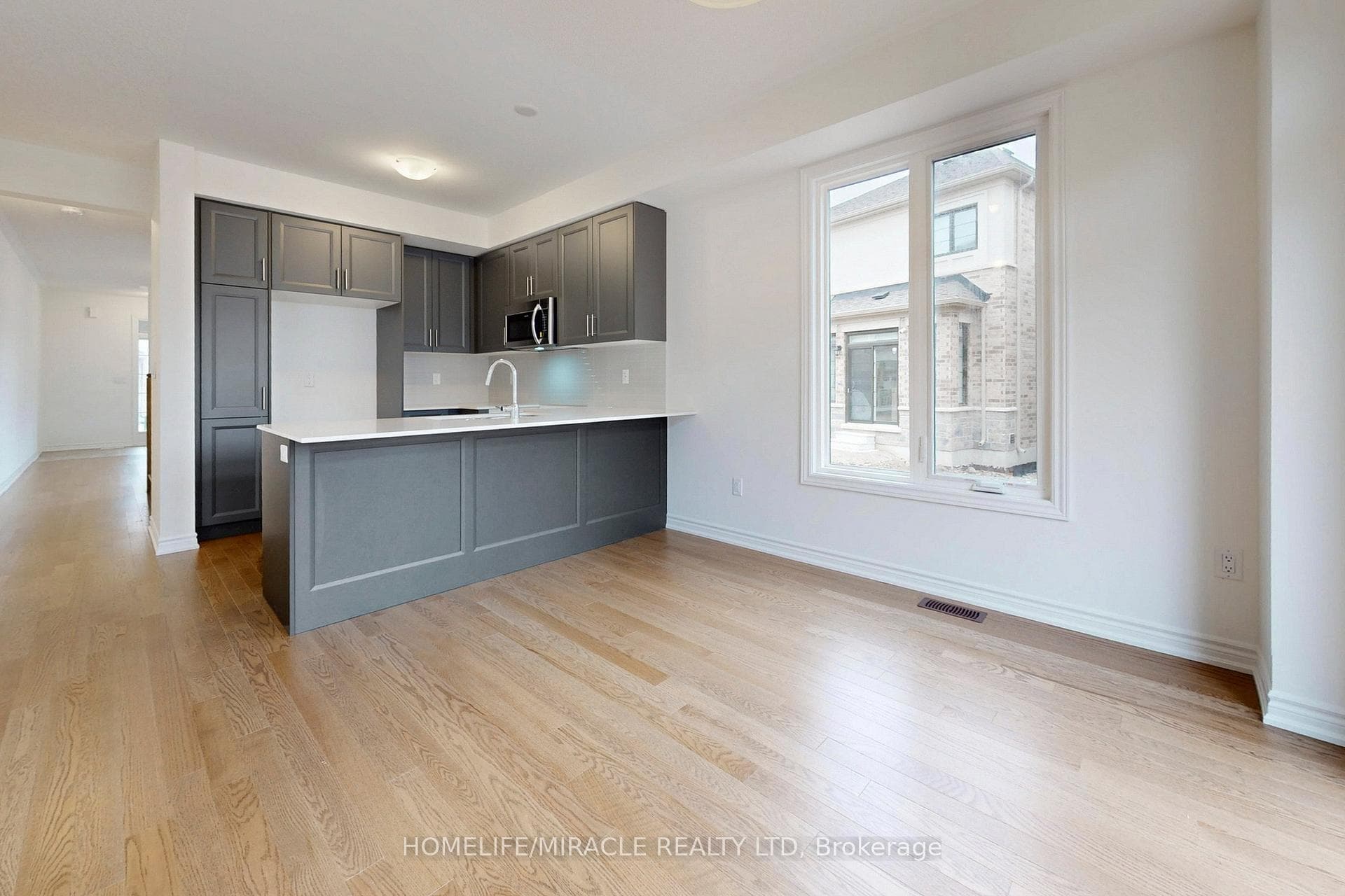 1460 Chamomile Crescent photo 14