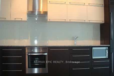 770 Bay Street Unit Ph203 photo 3