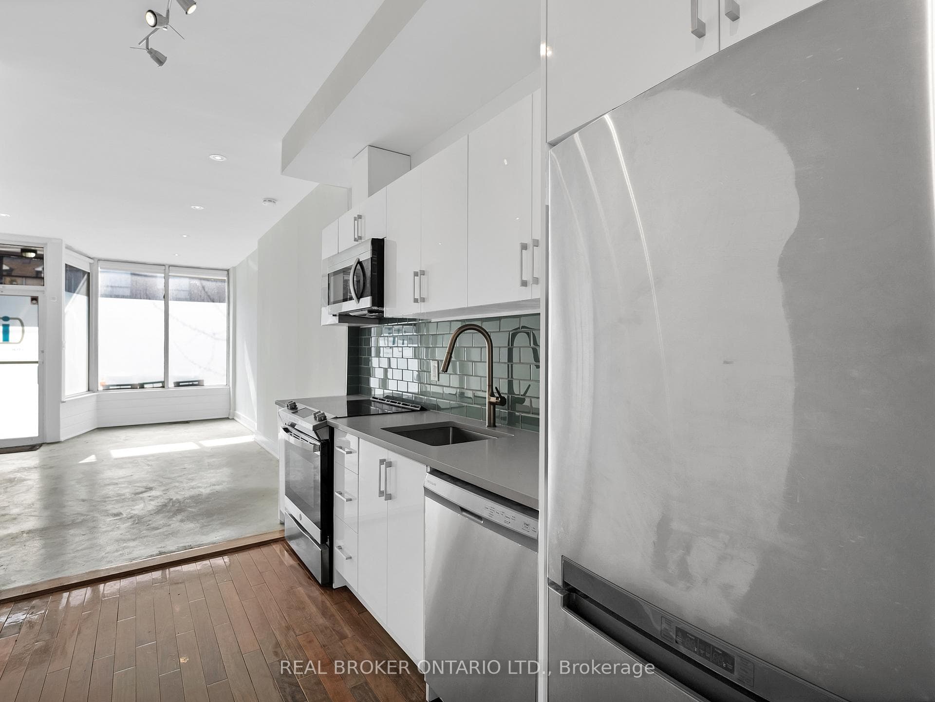 1928 Gerrard Street Unit Main Fl photo 5
