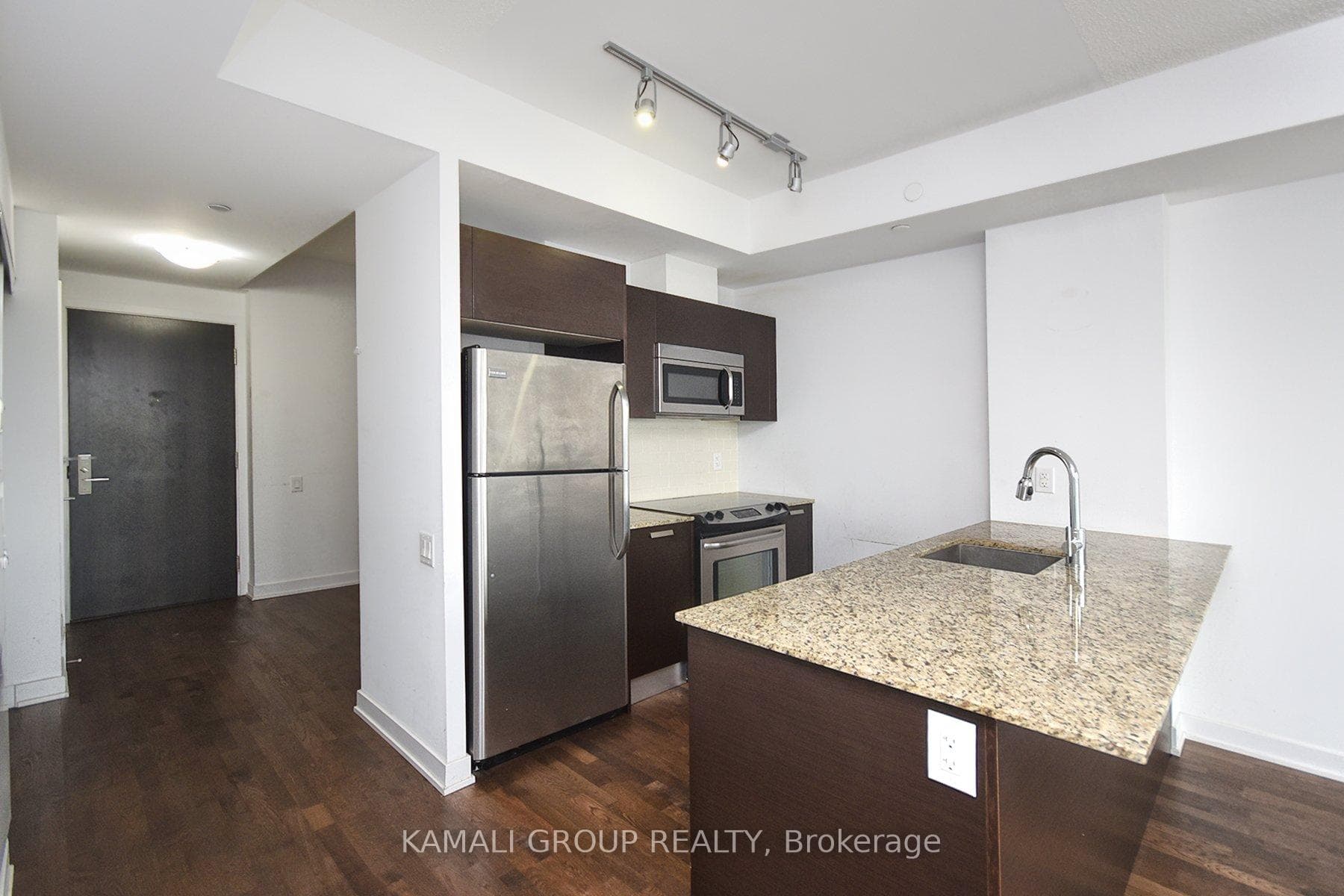 1815 Yonge Street Unit 901 photo 8