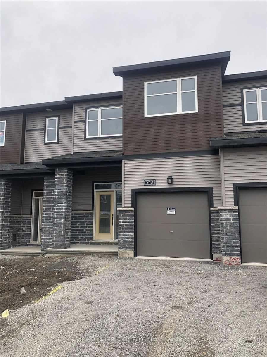 542 Clemency Crescent photo 1