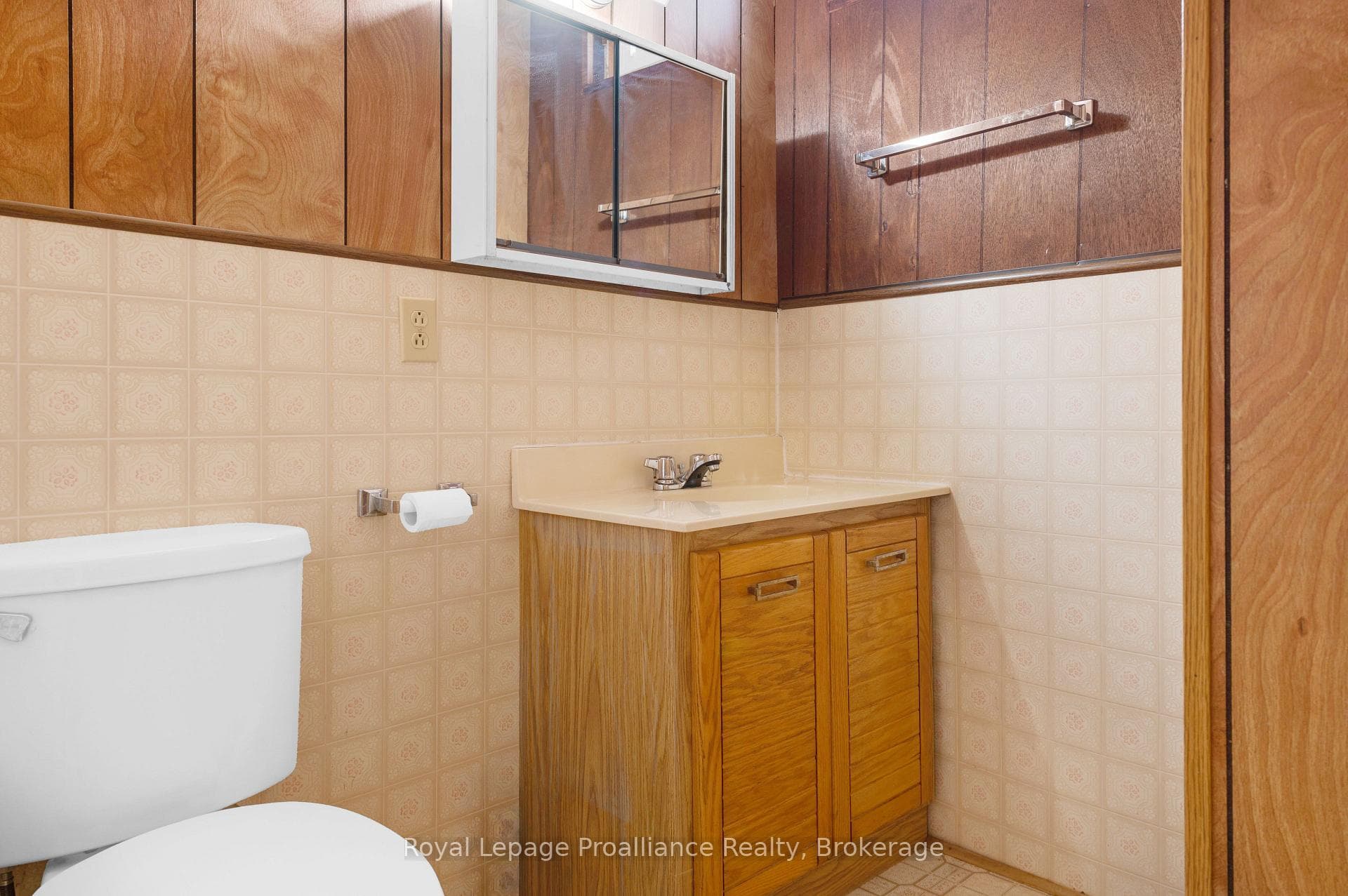 184 Edward Street photo 30