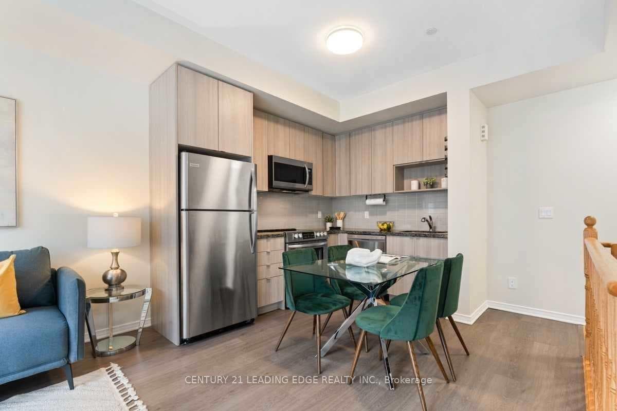 1110 Briar Hill Avenue Unit 309 photo 6