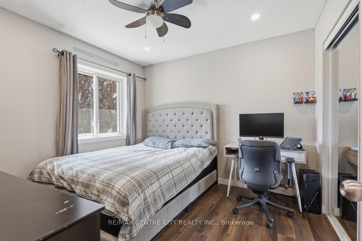 1141 CROSSCREEK Cres Crescent photo 16
