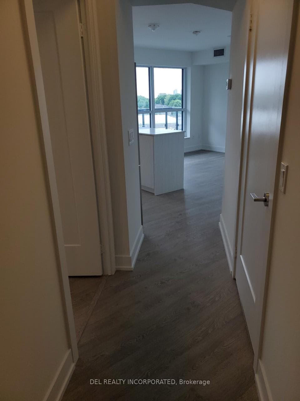 5 Mabelle Avenue Unit 429 photo 5