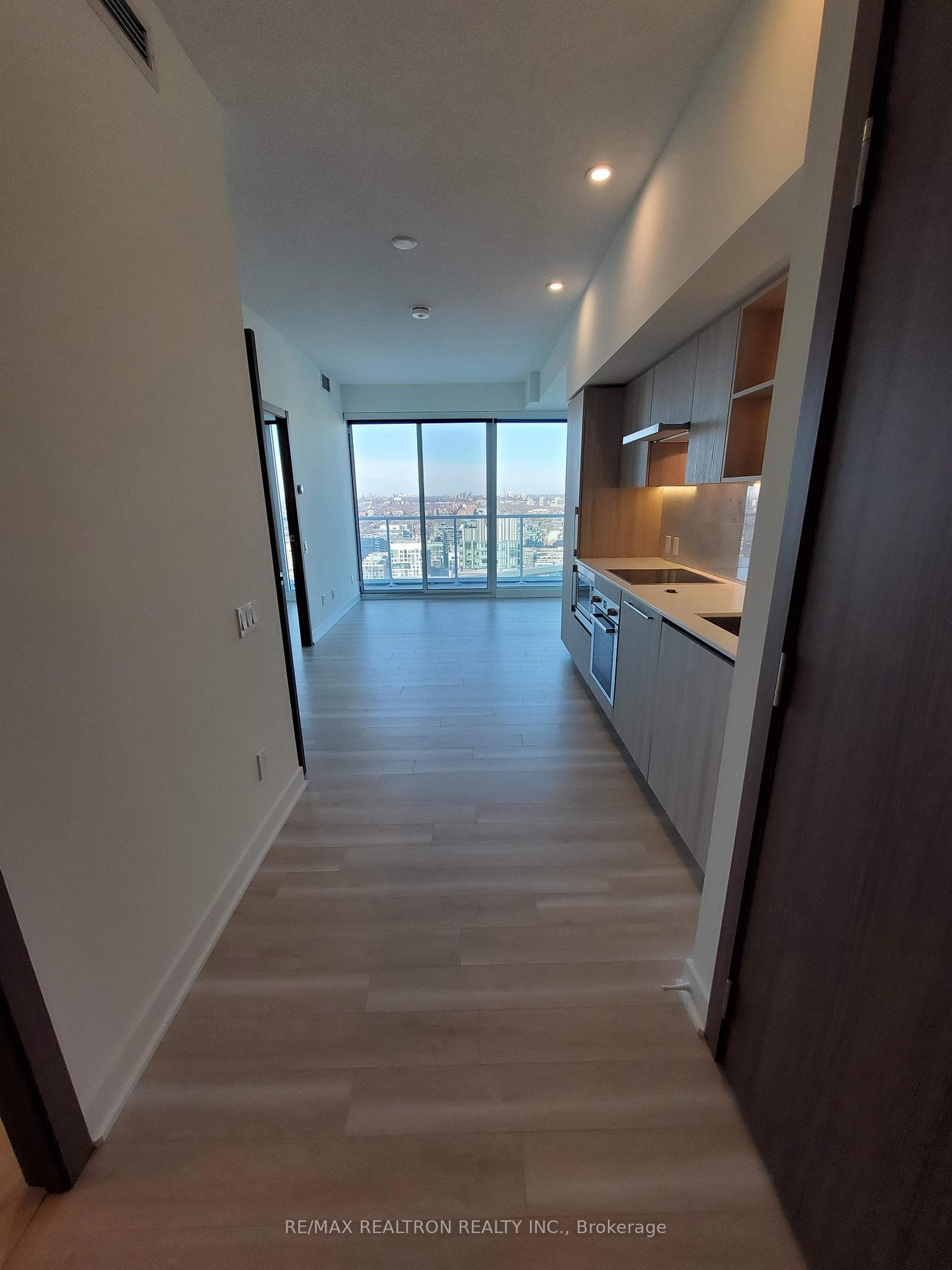 17 Bathurst Street Unit 4307 photo 2