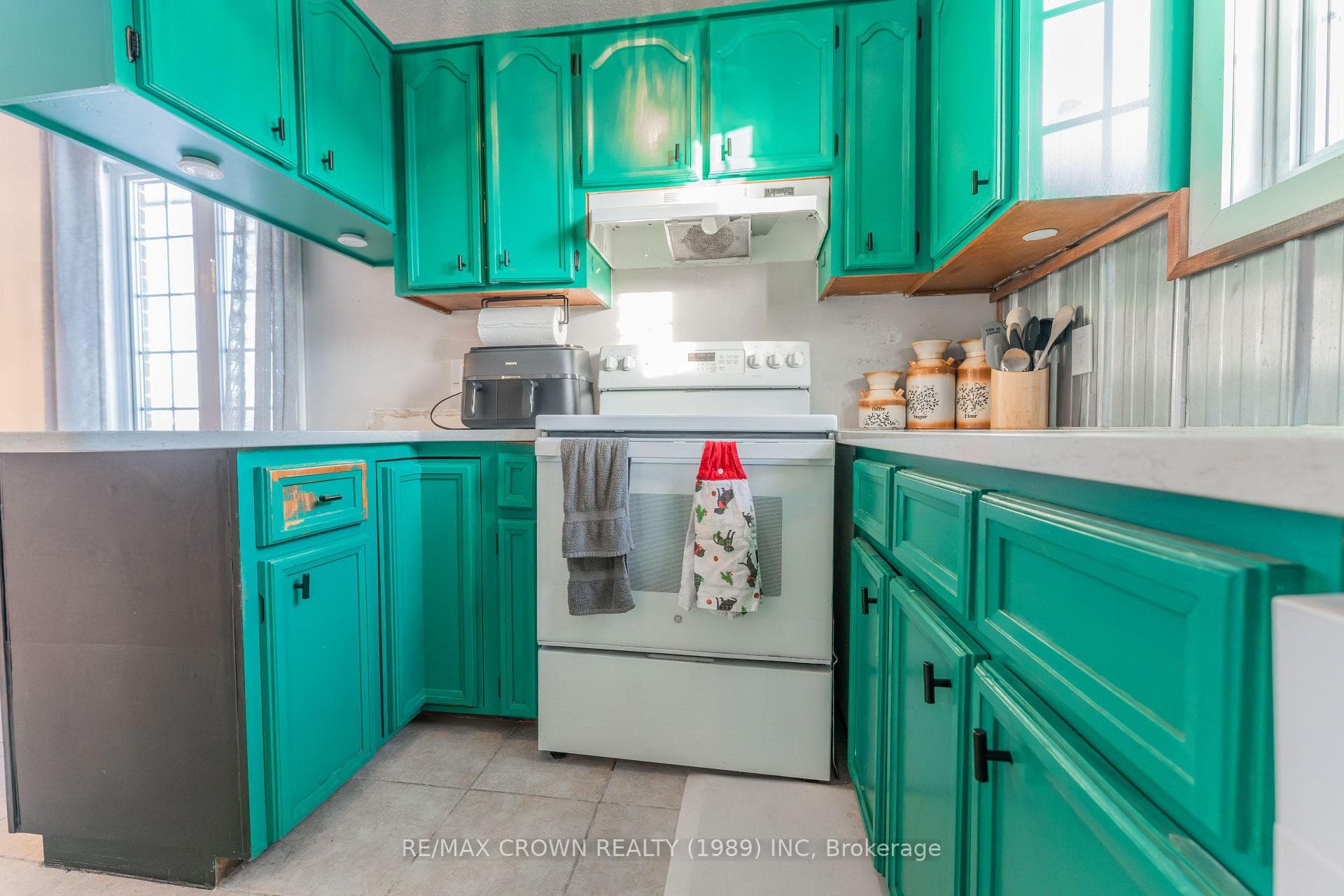 17 Champlain Crescent photo 6