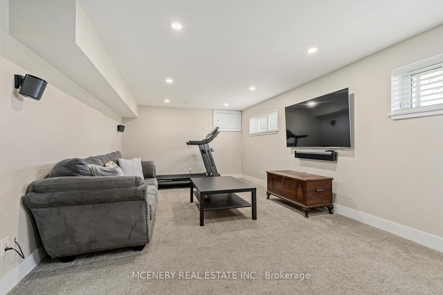 21 ERINDALE Drive photo 35