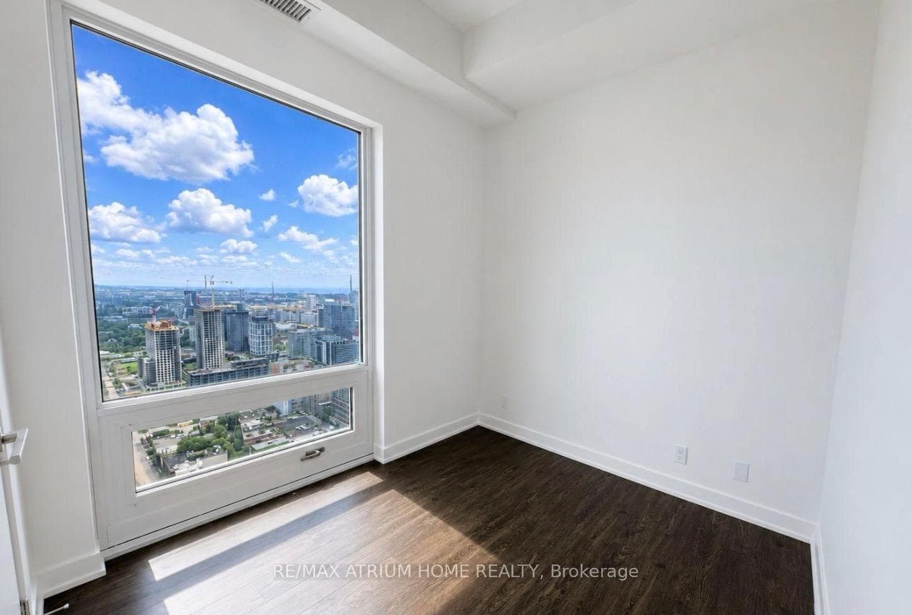 88 Queen Street Unit 3602 photo 3