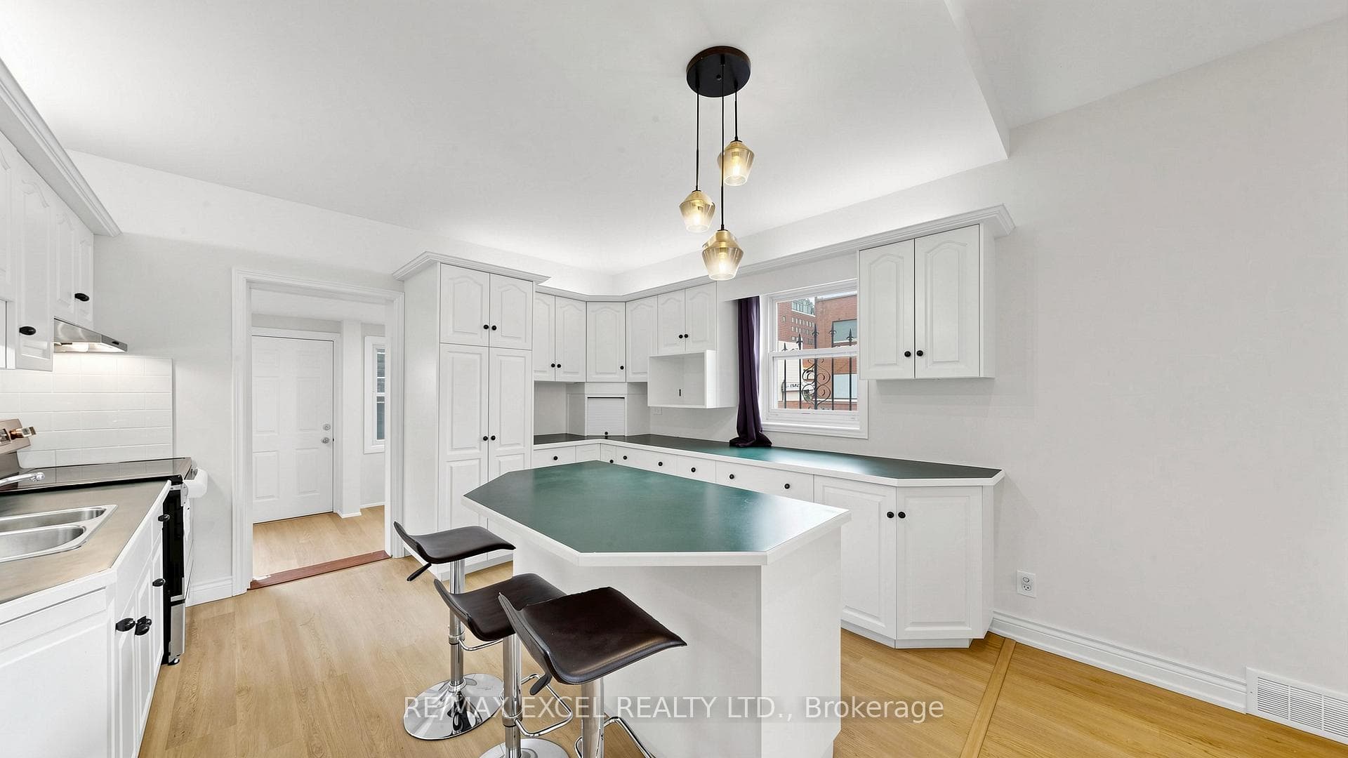 259 Victoria Avenue photo 12