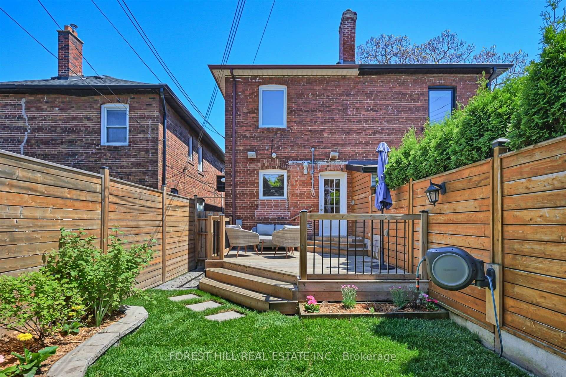16 Chambers Avenue photo 29