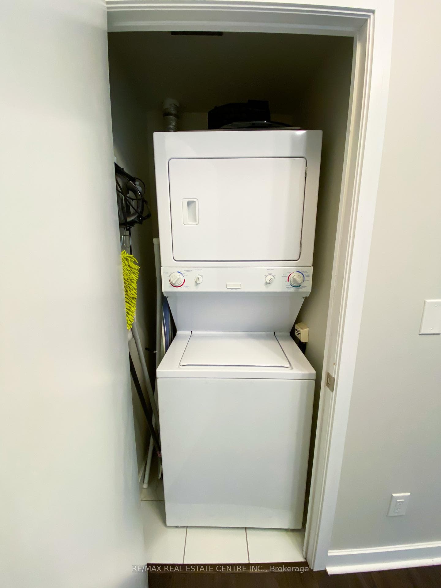 Ensuite Laundry