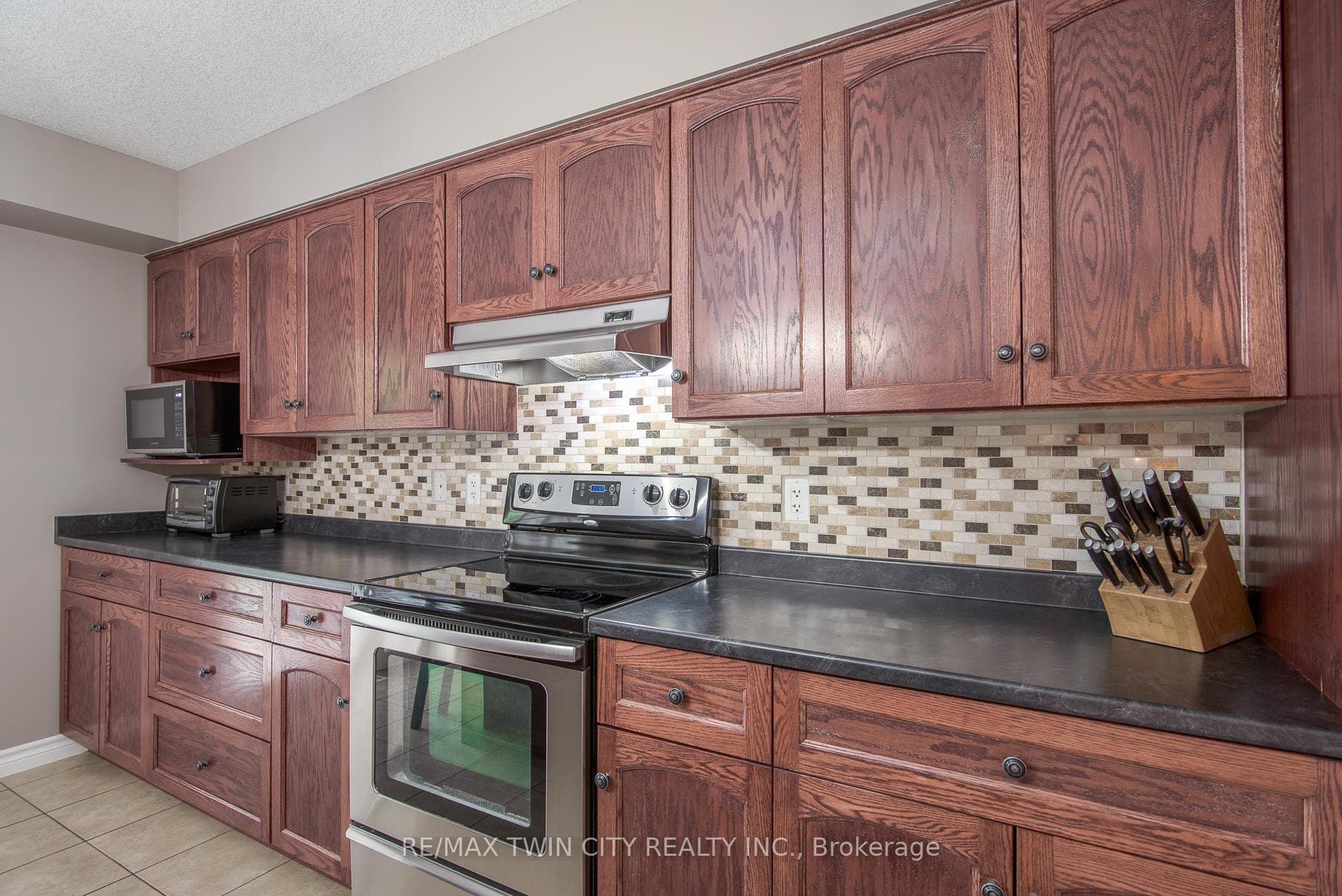 214 Snyder's Road Unit 19 photo 13