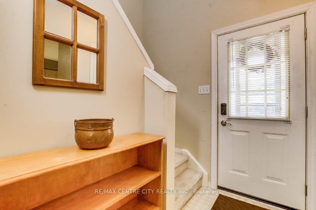 1199 Reardon Boulevard Unit 14 photo 4