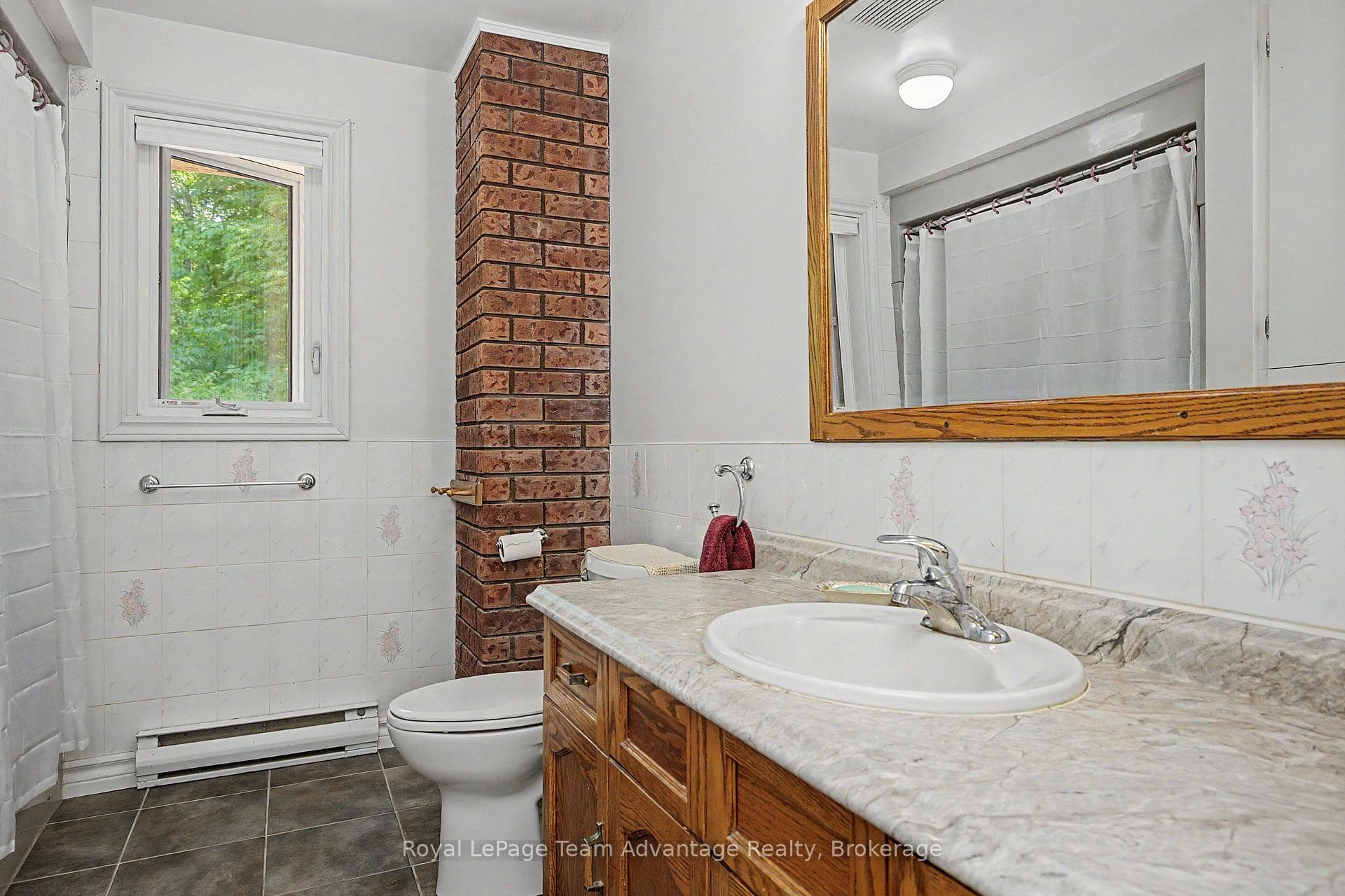 Main 4pc bathroom