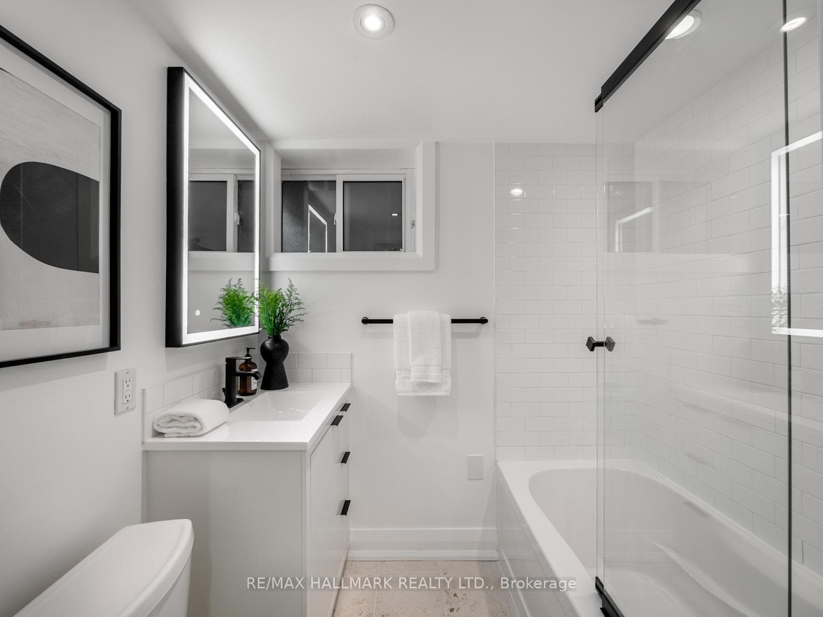 16 Bain Avenue photo 41