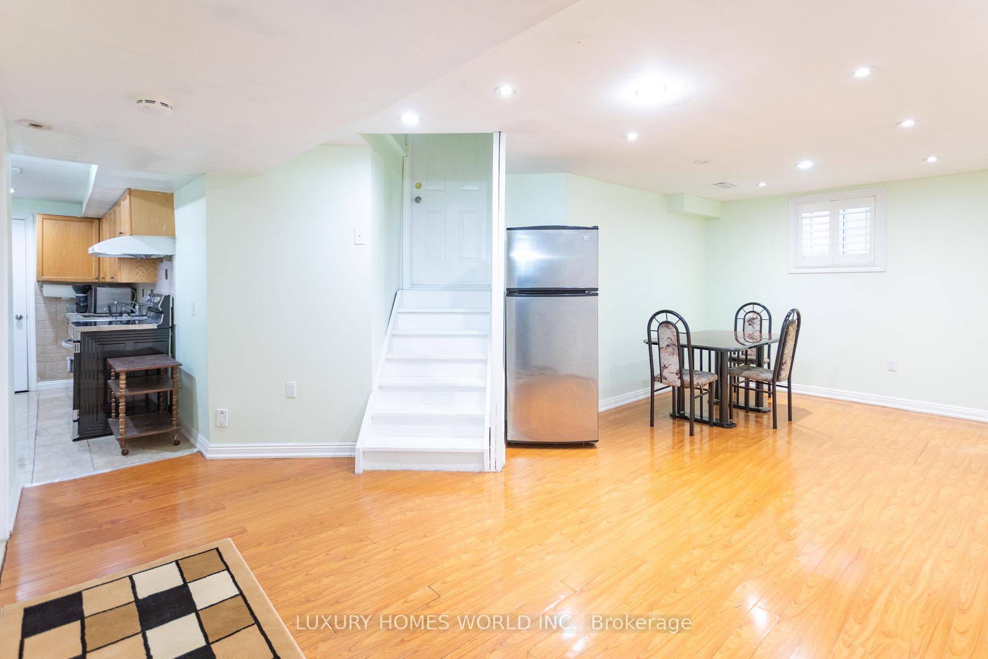 30 Lampman Drive photo 2