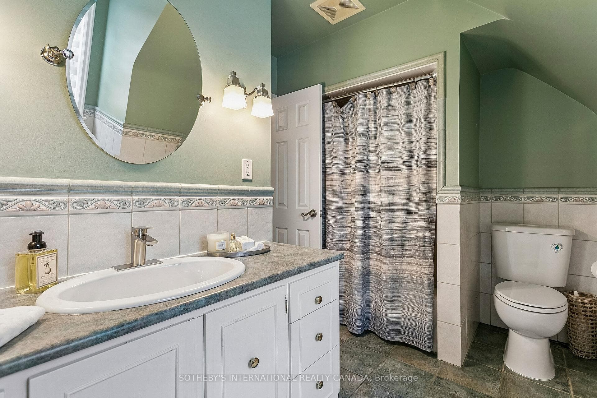 35 Shadwick Drive photo 32