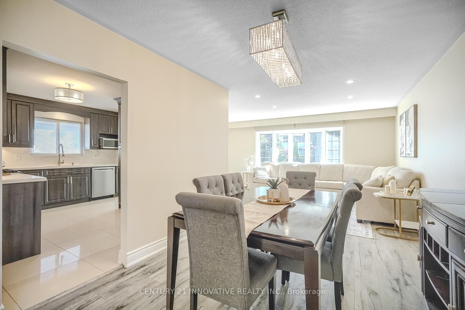 10 Stonefield Crescent photo 11