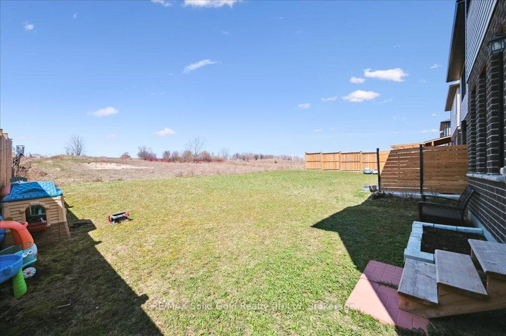 203 Woodbine Avenue photo 41