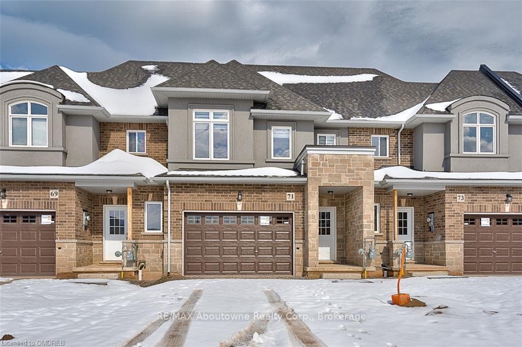 71 PINOT Crescent photo 1